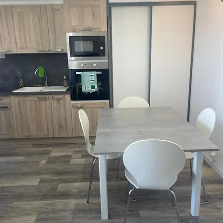 Lumineux - 7 Personnes - Falaises - Port - Parking