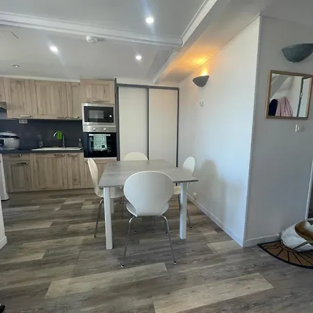 Lumineux - 7 Personnes - Falaises - Port - Parking Appartement