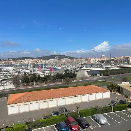 Au Bord Des Falaises - 7 Pers - Piscine - Dernier Etage - Plage - Vue Sur Le Port - Histoire De Cles Appartement *
